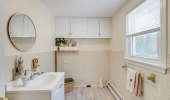 240 Bragg's Ln, Barnstable, MA 02630