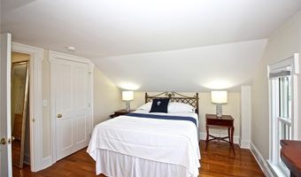 105 John St, Newport, RI 02840