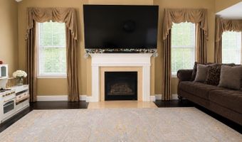 52 Faith Ln 52, Danbury, CT 06810