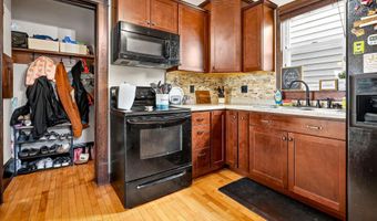 816 N SUPERIOR St, Appleton, WI 54911