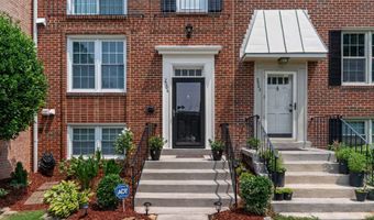 2504 WINDBREAK Dr, Alexandria, VA 22306