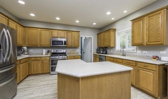 686 Kennedy Dr, Antioch, IL 60002