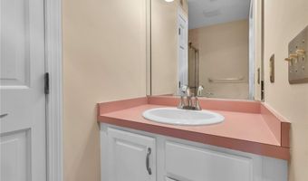 660 Youngs Rd E, Amherst, NY 14221
