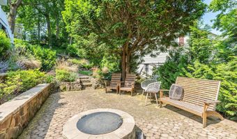 29 Grand Ave, Atlantic Highlands, NJ 07716