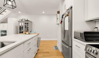 719 18TH St NE 719-1, Washington, DC 20002
