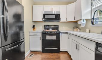 208 Hallock Pl, Abingdon, VA 24210