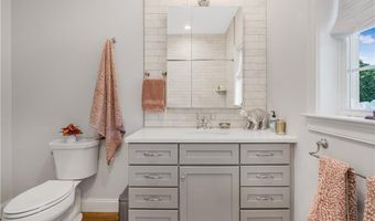 31 Ridge St, Berkley, MA 02779