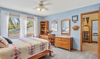 40498 N Sunset Dr, Antioch, IL 60002