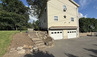 7 School St, Burlington, CT 06013