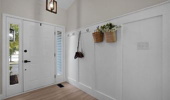 1440 Cedar Bluff Dr, Ballwin, MO 63021