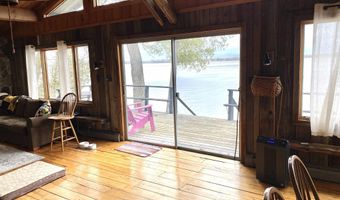 14 Macomber Pt, Alburgh, VT 05440