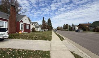 627 1st St, Nashwauk, MN 55769