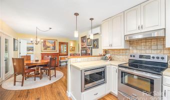 24 Woodcrest Rd, Asheville, NC 28804