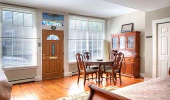 98 John St, Newport, RI 02840