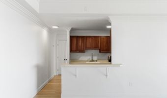6 Whittier Place 17D, Boston, MA 02114