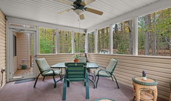 104 Merriment Ln, Blakeslee, PA 18610