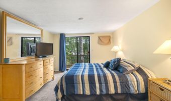 405 Village Dr, Bourne, MA 02532