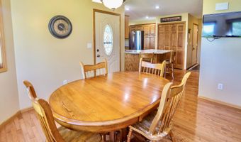 1702 Northview Ln, Aberdeen, SD 57401