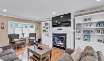 62 Netherwood Dr, Albertson, NY 11507