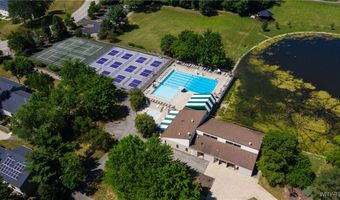 7 Hummingbird Ln, Amherst, NY 14228