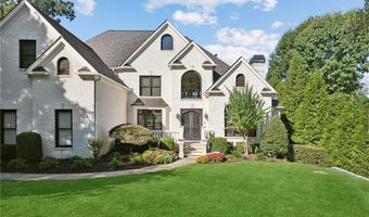 675 FALLS LAKE Dr, Alpharetta, GA 30022