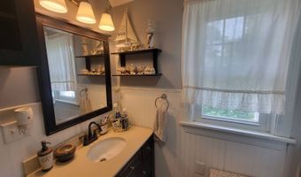 910 16th St, Auburn, NE 68305
