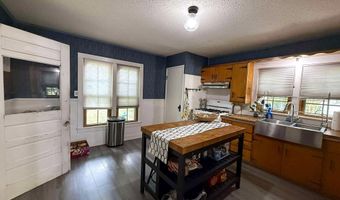 327 E 16th St, Baxter Springs, KS 66713