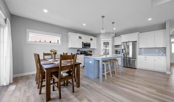 1350 Chipman Ln, North Liberty, IA 52317