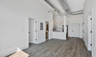 4731 N Western Ave 205, Chicago, IL 60625