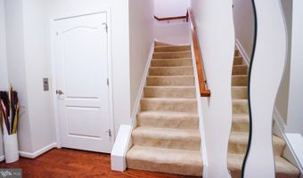 42577 SUNSET RIDGE Sq, Ashburn, VA 20148