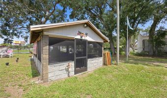 404 EAKER St, Auburndale, FL 33823