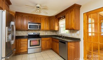 5 Fernlawn Rd, Asheville, NC 28805