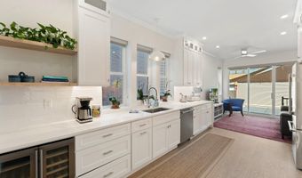 922 8TH St NE, Washington, DC 20002