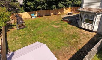 947 3RD St, Brookings, OR 97415
