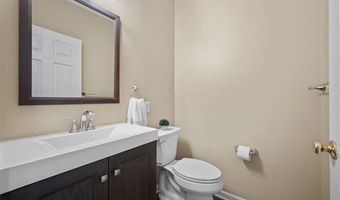 939 White Water Dr, Adams Twp., PA 16046