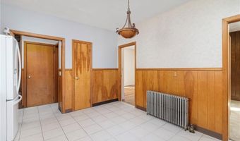 82 Clemence St, Cranston, RI 02920