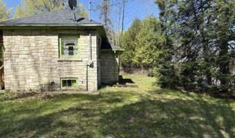 7892 OLD 101 Rd, Armstrong Creek, WI 54103