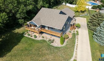 212 N Fairway Dr, Brandon, SD 57005