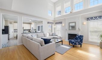 61 Schooner Cove Ln, Narragansett, RI 02882