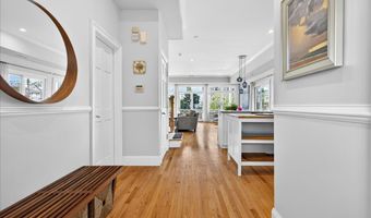 284 Shore Dr, Branford, CT 06405