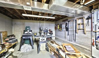 244 MILLER, Akron, PA 17501