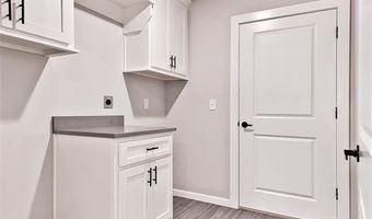 30 Lambourn Dr, Bella Vista, AR 72714