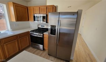 10512 Beachwalk Pl, Las Vegas, NV 89144