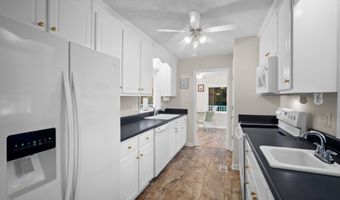 32 Eustis Landing Rd, Beaufort, SC 29907