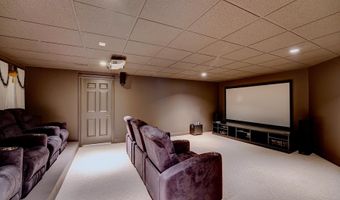 8 Meeting Rock Dr, Atkinson, NH 03811