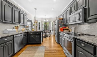 379 Shallowford Dr, Boiling Springs, SC 29316