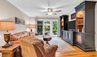 266 Orchard Ave, Belford, NJ 07718