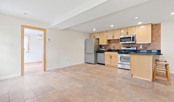 441 21ST St NE B, Washington, DC 20002