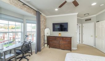 26 Windsor Dr 26, Bayonne, NJ 07035