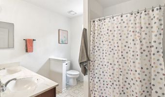 1256 Edgewater Ln, Antioch, IL 60002
